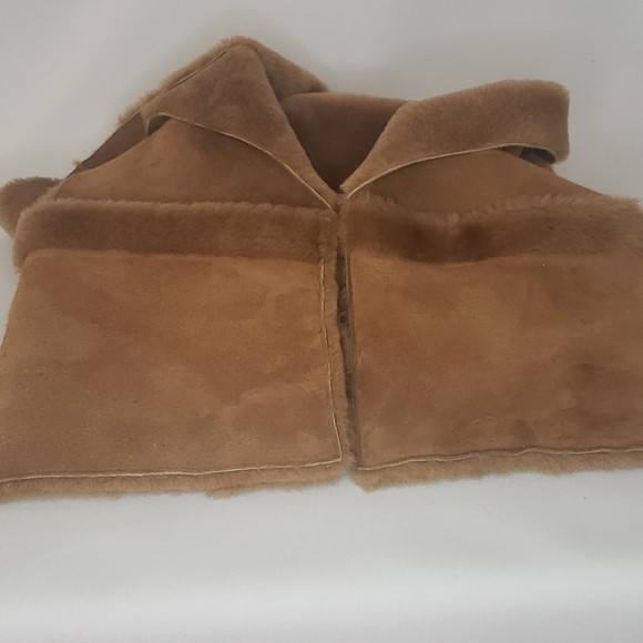 Autunno shearling scarf with pockets - Picture 5 of 7